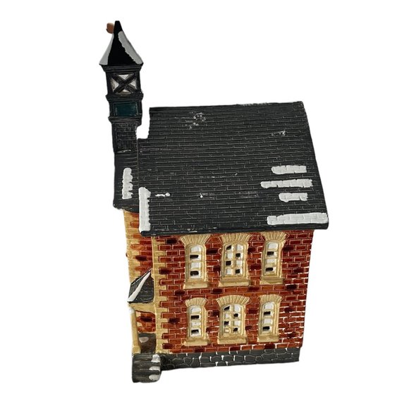 Department 56 Snow House Series Town Hall Christmas Village Piece Lighted 1984 - Picture 3 of 7